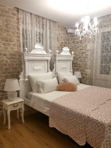 Hostal L&l Rooms Royal