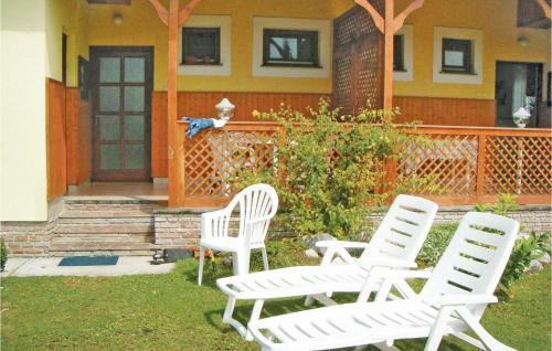 Holiday Home D�zsa Utca-balatonm�riaf�rd�