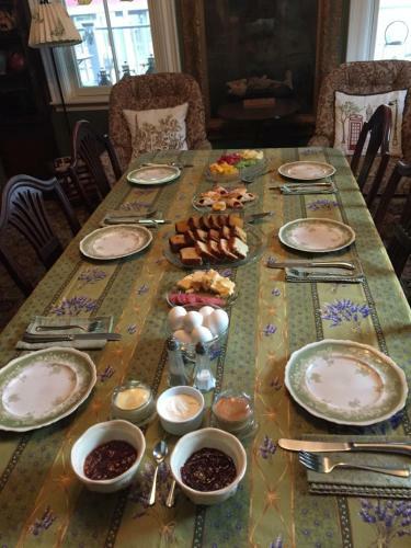 Bed & Breakfast Lantana House