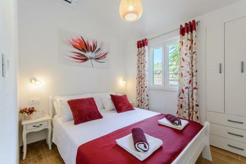 Holiday Home Nono Ante With Heated Pool