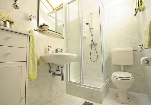 Holiday Home Ivi - 100 M From Sea
