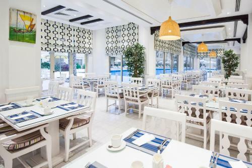 Hotel Al Hamra Village Golf And Beach Resort