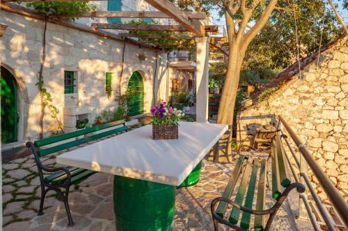 Serendipity - Luxury Stone Villa With Private Jacuzzi And Sauna