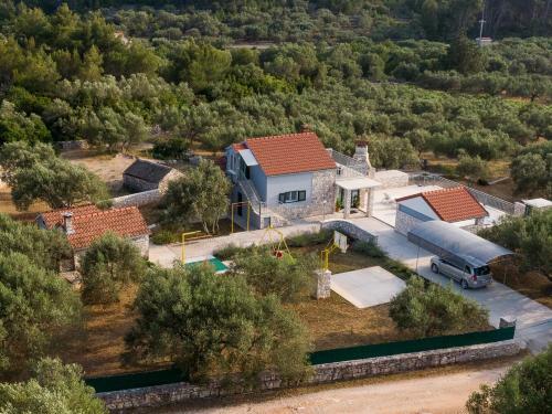Villa Barbara - Olive Paradise, With Chlorine-free Pool