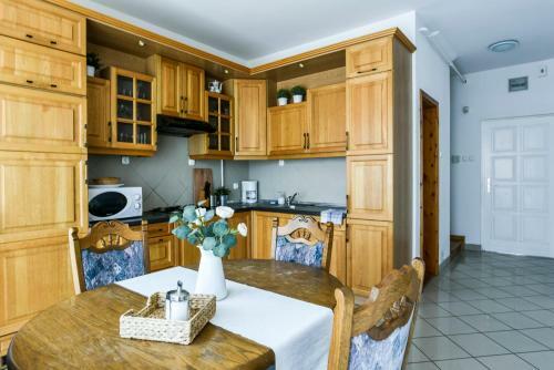 Gy?rfi Apartmanh�z Zam�rdi