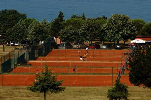 Hostal Adriamar Mobile Homes In Camping Park Umag