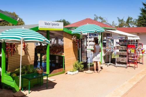 Hostal Adriamar Mobile Homes In Camping Park Umag