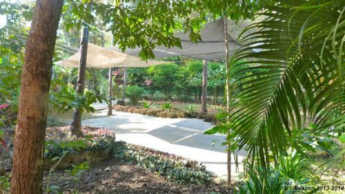 Hostal Secret Garden Resort
