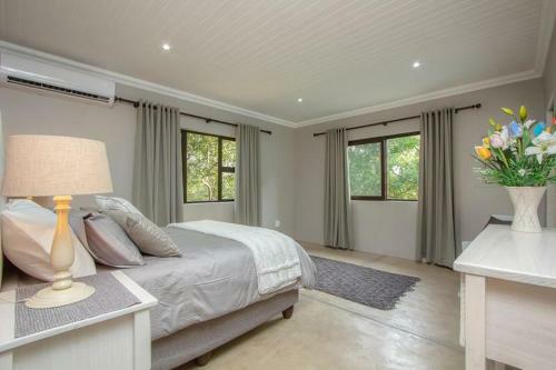 Tranquil Luxury Bush Escape - Hear The Lions Roar!