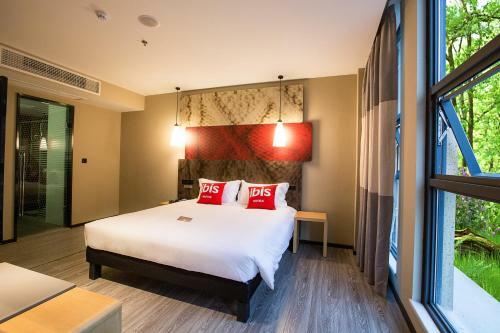 Ibis Neijiang North Railway Station Hotel