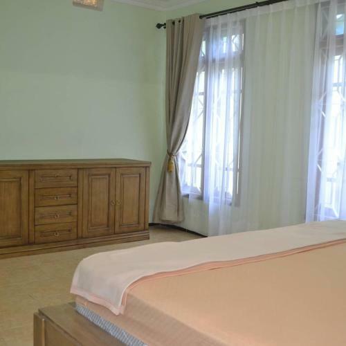 Hostal Emma Guest House Penginapan Keluarga