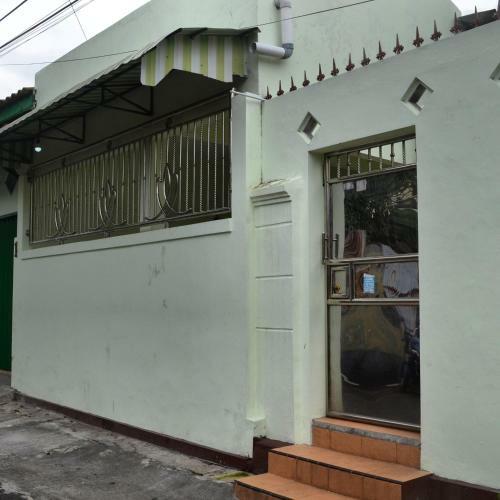Hostal Emma Guest House Penginapan Keluarga