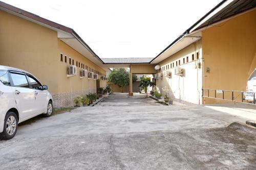 Hotel Spot On 2766 Kezia Kost