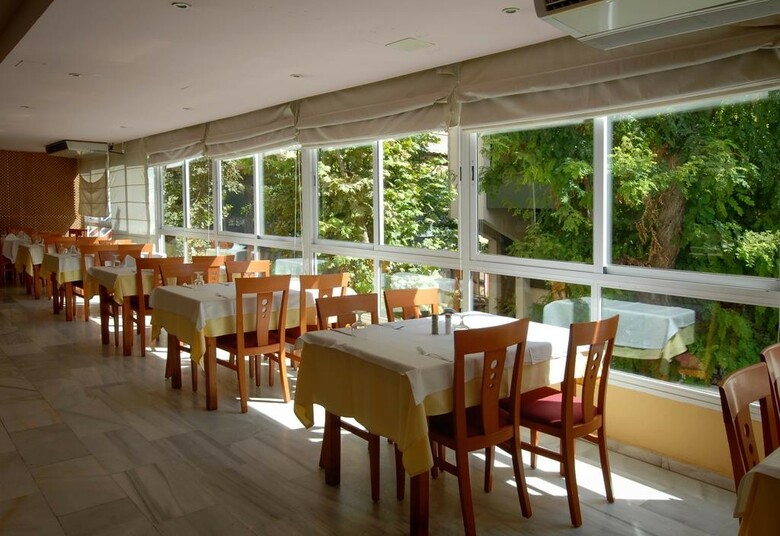 Hotel Monarque Rodeo