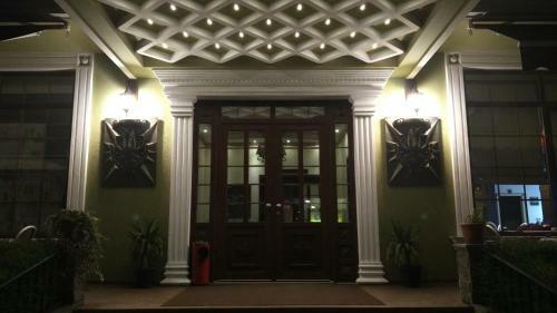 Mustang Hotel