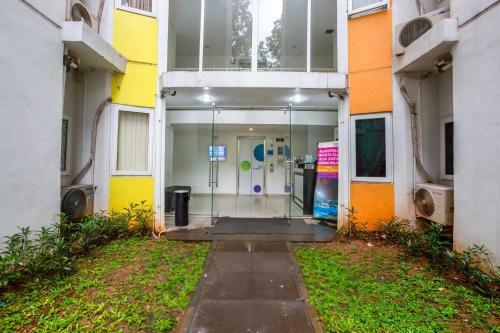 Hotel Oyo 3247 Afira Rooms Aeropolis