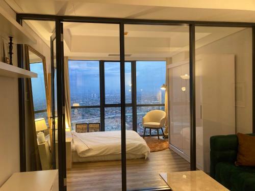 Parisian Style Apartment At The Smith Alam Sutera
