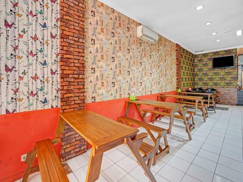 Hotel Spot On 90403 Gosepa Ngagel