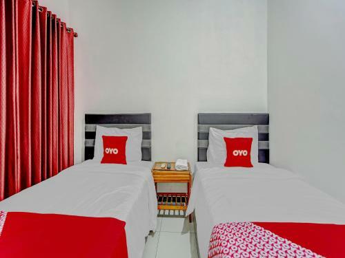 Oyo Flagship 90717 Hotel Kalimantan Surabaya