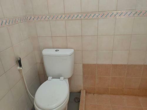 Hotel Oyo 90800 Lemoon Inn Surabaya