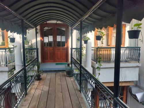 Hotel Oyo 90800 Lemoon Inn Surabaya