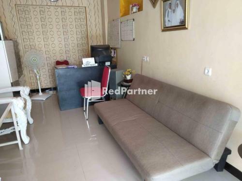 Hotel Boarding House Syariah Mm Bone Redpartner