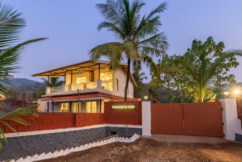 Villa Saffronstays Coral Hues