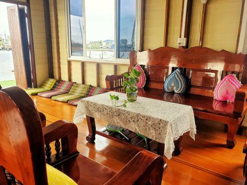 Baan Argong Homestay Pakphanang