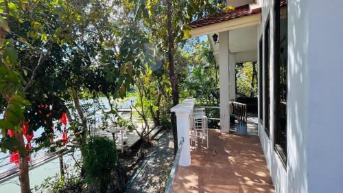 Hotel Moon River Resort Phimai