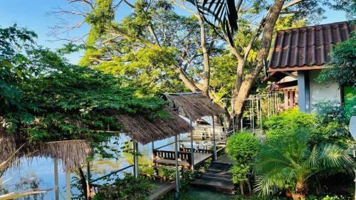 Hotel Moon River Resort Phimai