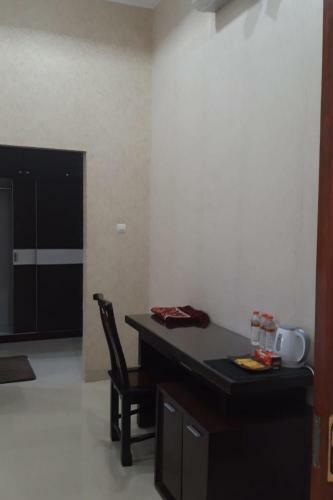 Hotel Koolkost At Tenggilis - Minimum Stay 30 Nights