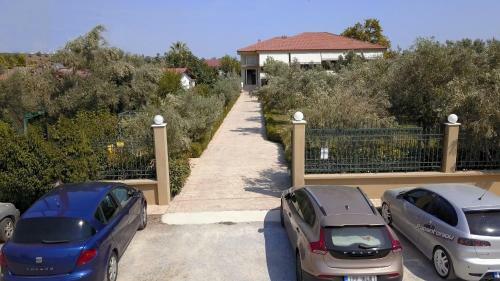 Gaia Studios & Apartments