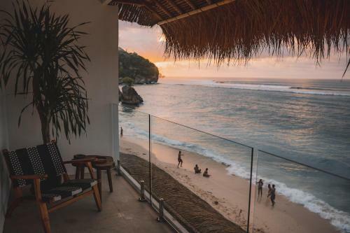Hotel Legends Beachfront Resort