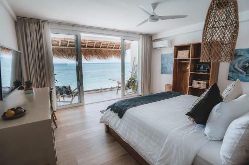 Hotel Legends Beachfront Resort