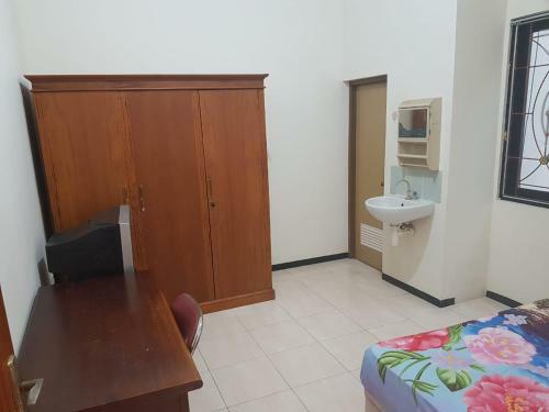 Hostal Cc 3 Guest House Putra