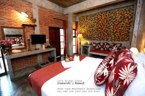 Hotel Love Bridge House ????????????