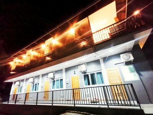 Hotel ???????? ????? ?????? ??????? ( Little Hill Sattahip Resort )