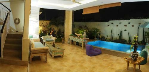 Villa Naga With Pool, Kitchen, Terace And Garden