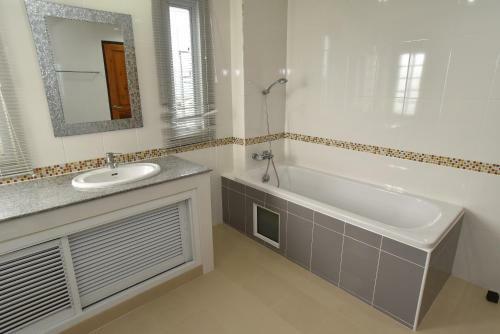 Aparthotel V Place Residence