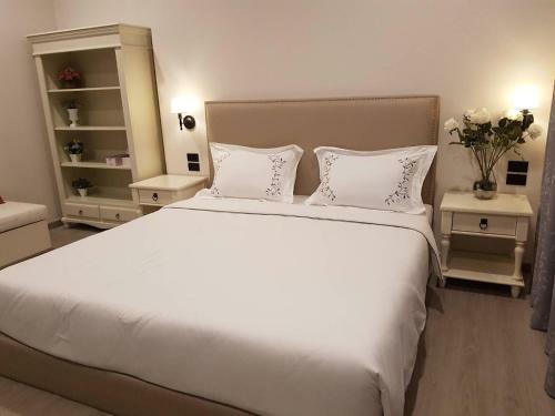 Hotel At Green Gallery