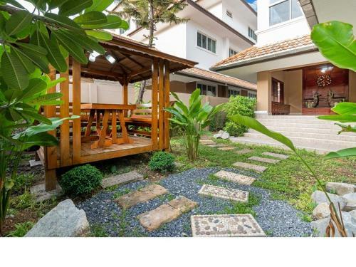 Angel Villa Pool Suite