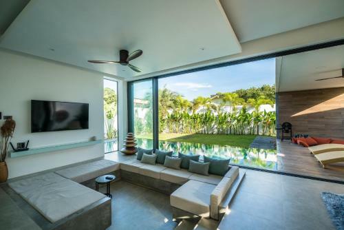 Cocoon Villa - Peaceful Private Pool Villa In North Phuket