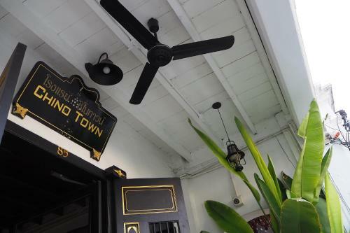 Albergue Chino Town At Yaowarat Phuket - Sha Plus