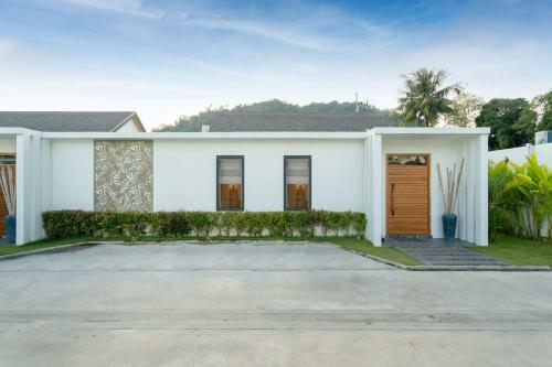La Belle Pool Villa Phuket - Tropical Modern Living