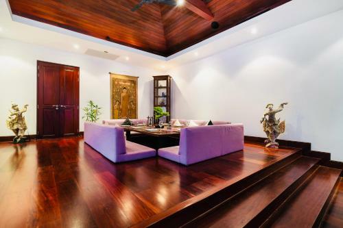D-lux 4 Bed Sea View Villa With Private Beach