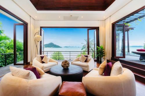 D-lux 4 Bed Sea View Villa With Private Beach