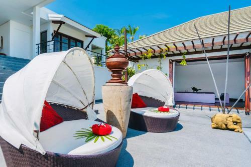 D-lux 4 Bed Sea View Villa With Private Beach