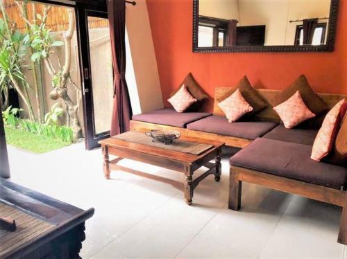 Legian 6 Bedroom Villa - Location Plus - Dewi