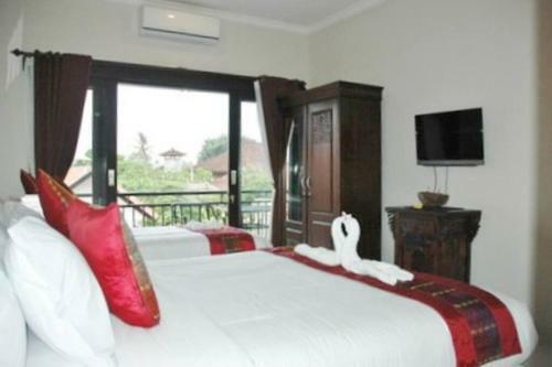 Legian 6 Bedroom Villa - Location Plus - Dewi