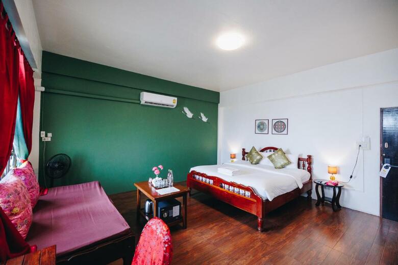 Hostal Sleeper House